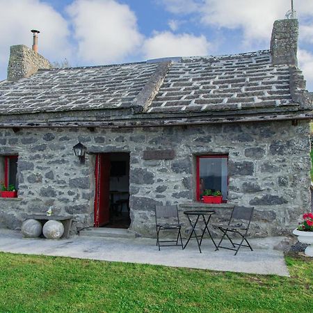 1844 Seascape Cottage Is Located On The Wild Atlantic Way Fanore Zewnętrze zdjęcie