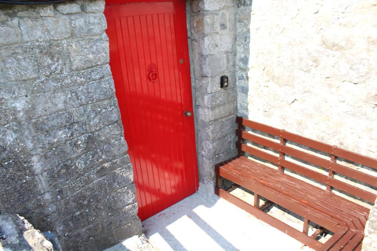 1844 Seascape Cottage Is Located On The Wild Atlantic Way Fanore Zewnętrze zdjęcie