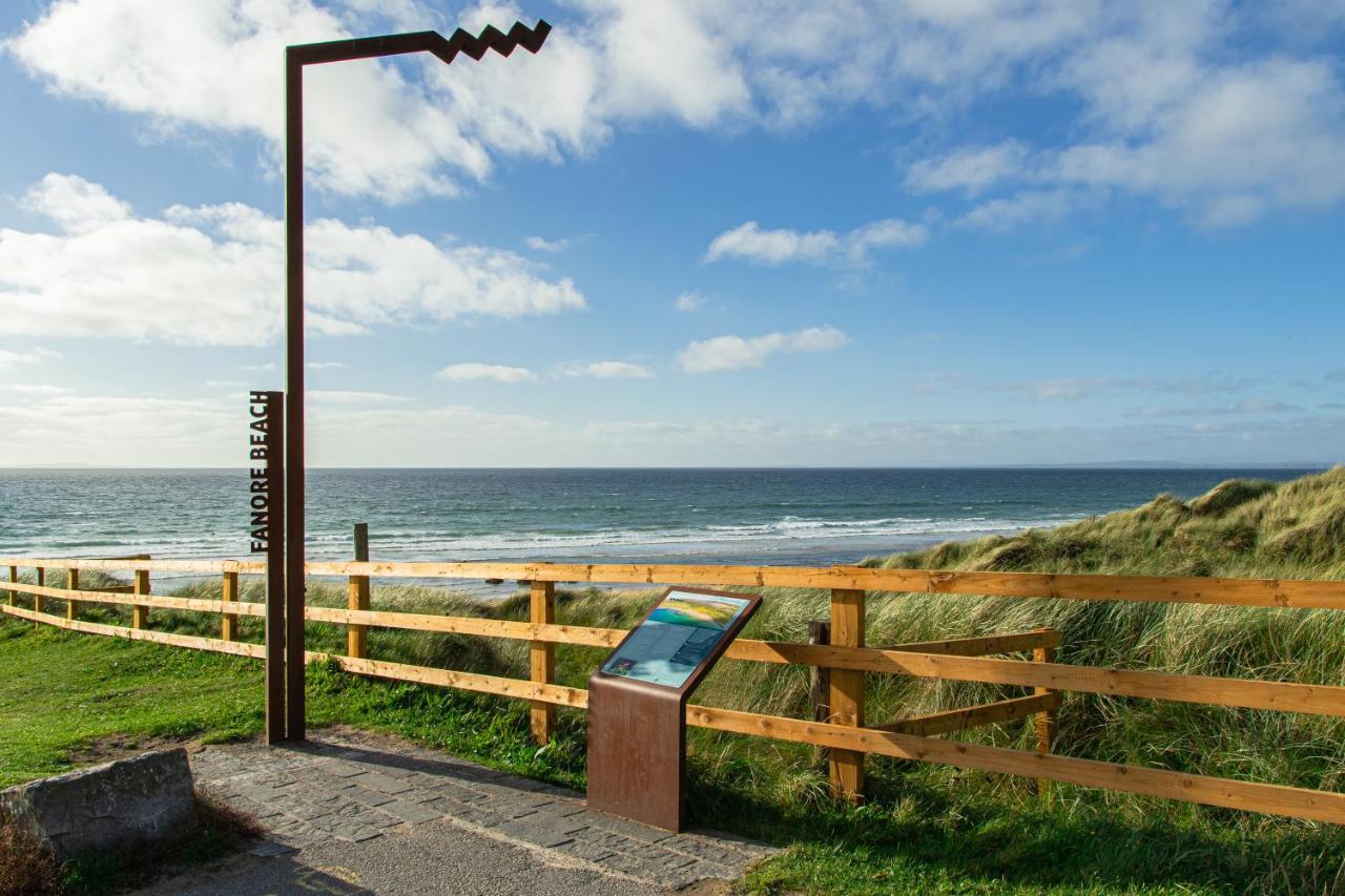 1844 Seascape Cottage Is Located On The Wild Atlantic Way Fanore Zewnętrze zdjęcie