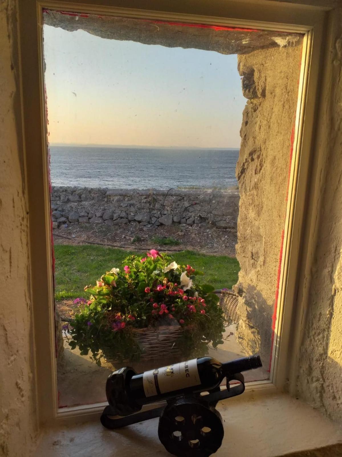 1844 Seascape Cottage Is Located On The Wild Atlantic Way Fanore Zewnętrze zdjęcie